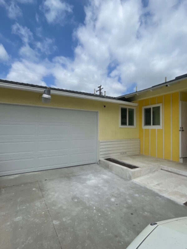 Building Photo - 1521 W Cerritos Ave