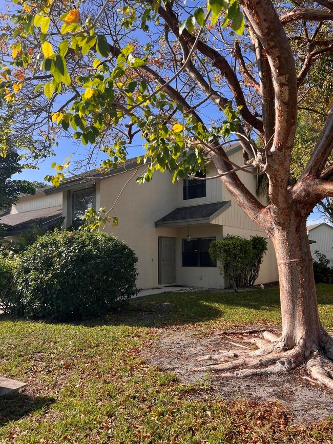 Building Photo - 9343 Ketay Cir