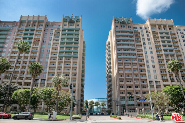 Building Photo - 488 E Ocean Blvd