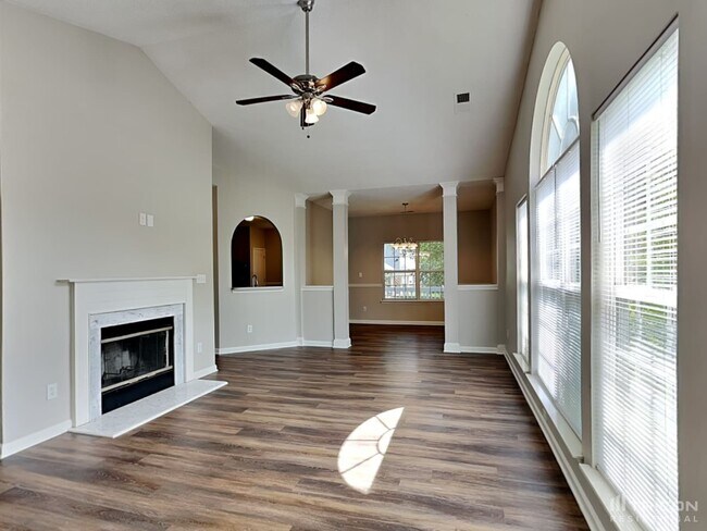 Building Photo - 11800 Mourning Dove Ln