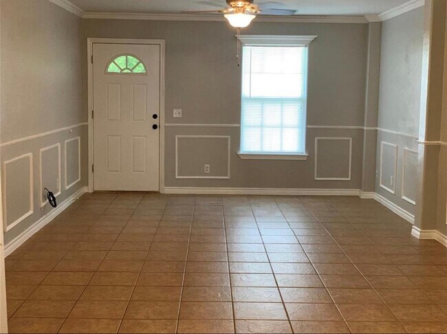 Building Photo - 7900 Tri City Beach Rd