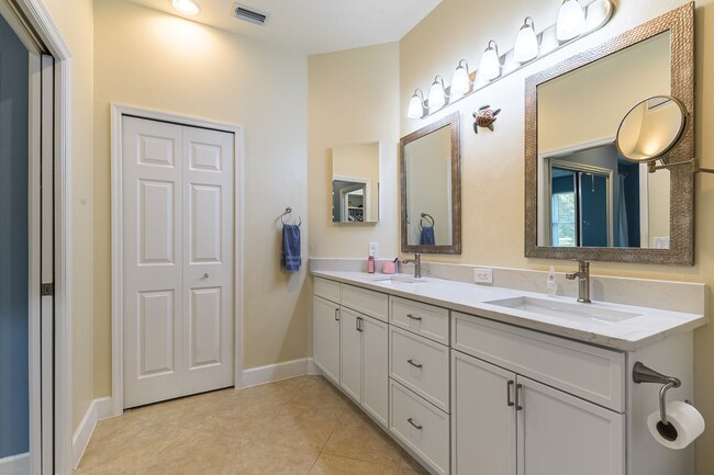 Building Photo - Modern, 2/3 Bed, 2 Bath Spacious Single St...