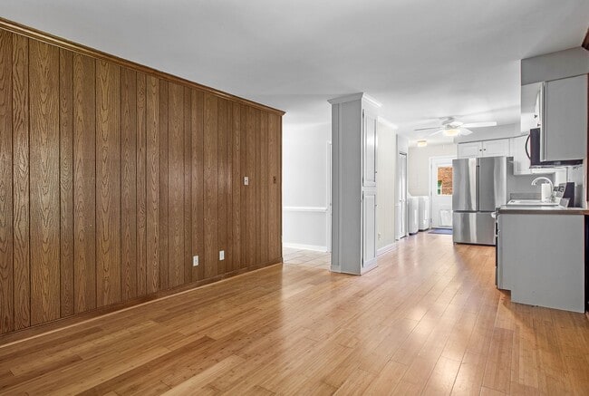 Building Photo - $2,500 / 3 br / 3 ba / 1,750 sqft