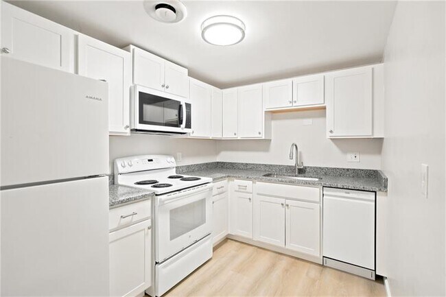 Building Photo - 5841 Morrowfield Ave