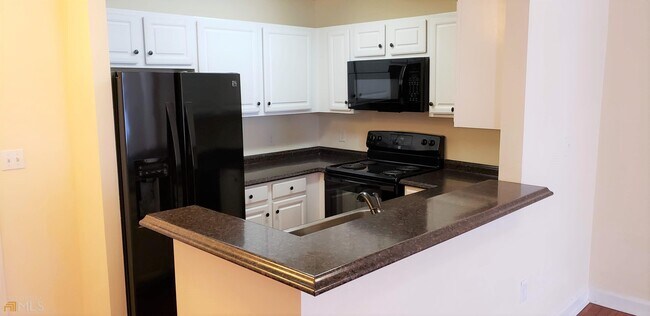 Building Photo - 1101 Juniper St NE