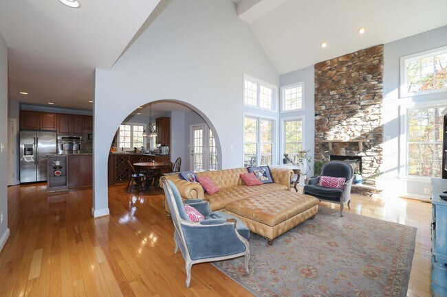 Building Photo - BEAUTIFUL SINGLE FAMILY HOME IN LANSDOWNE