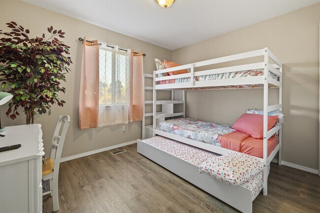 Building Photo - 7302 Bay Meadows Dr