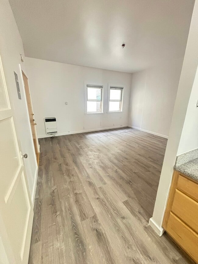 Building Photo - 1122 Sutter St