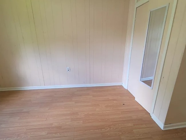 Building Photo - 415 N Eclipse St