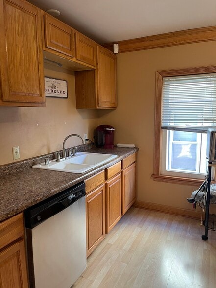 Double sink with dishwasher - 1809 N Humboldt Ave