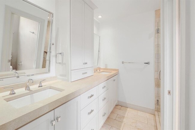 Building Photo - 3601 Peregrine Falcon Dr