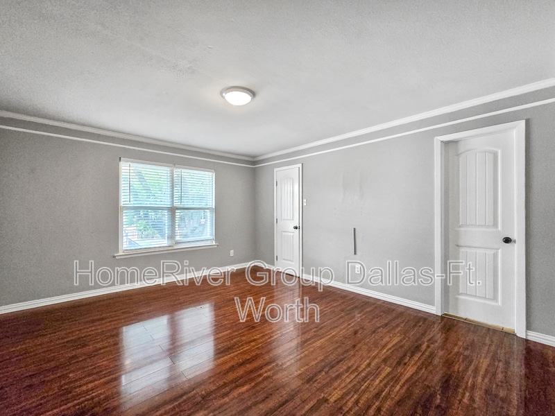 Building Photo - 6620 Eastridge Dr