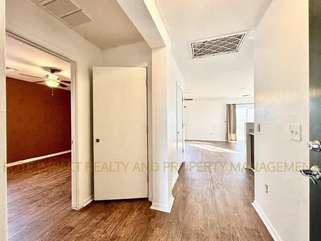 Building Photo - 5210 E Desert Straw Ln