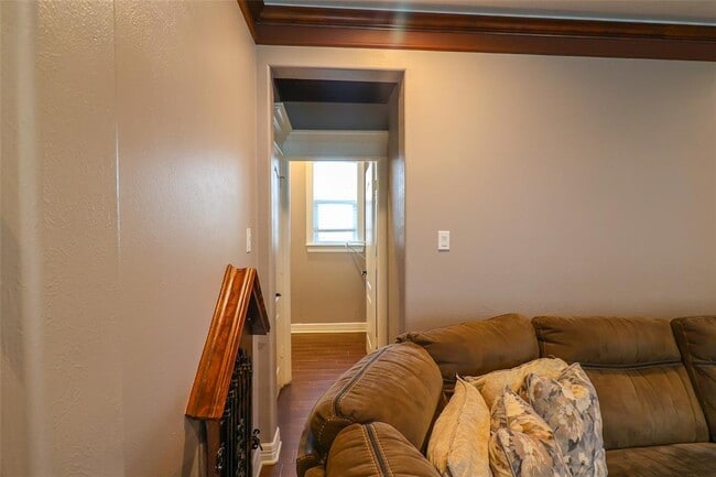 Building Photo - 7438 Tonsley Springs Dr