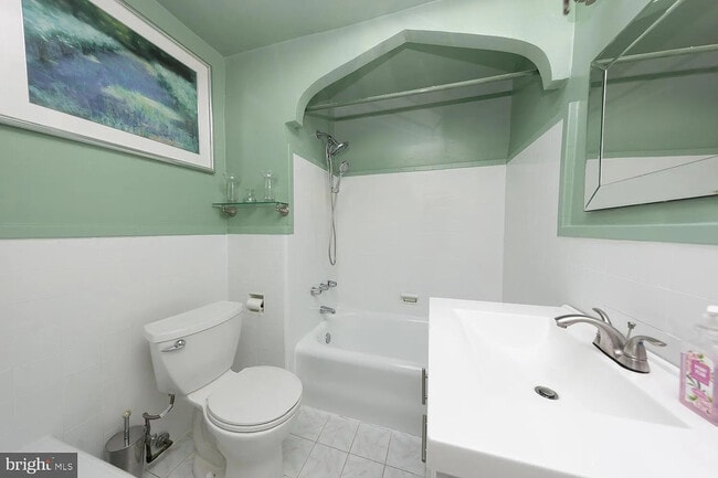 Building Photo - 1827 73rd Ave