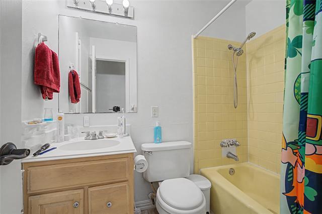 Building Photo - 2009 Charleston Dr