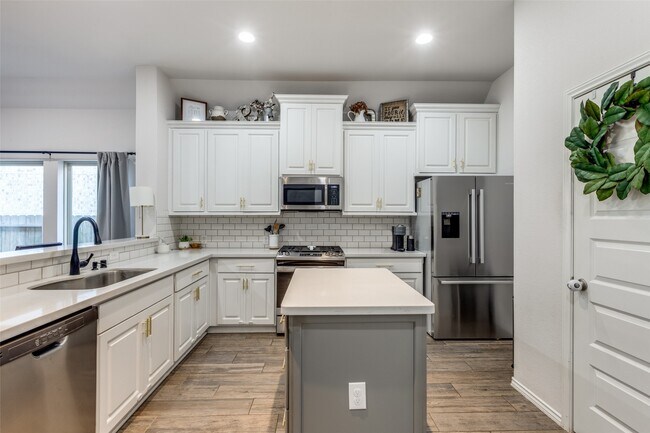 Building Photo - 226 N Bearkat Ct