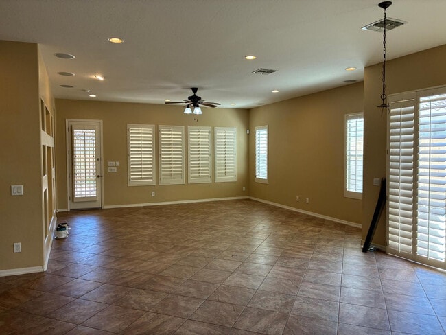 Building Photo - 20973 W Cora Vista