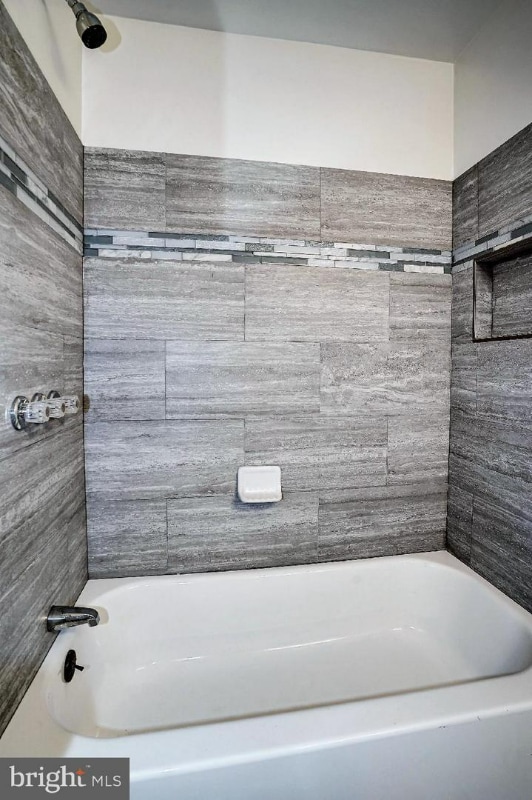 Building Photo - 319 Burns St SE