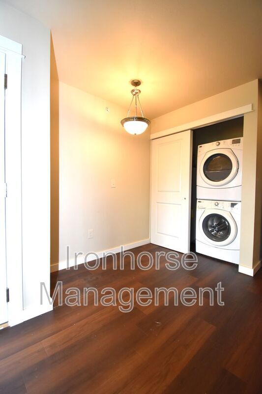 Building Photo - 2226 Baxter Ln