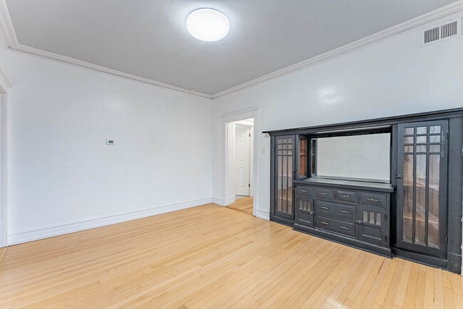 Building Photo - 4200 W 21st Pl