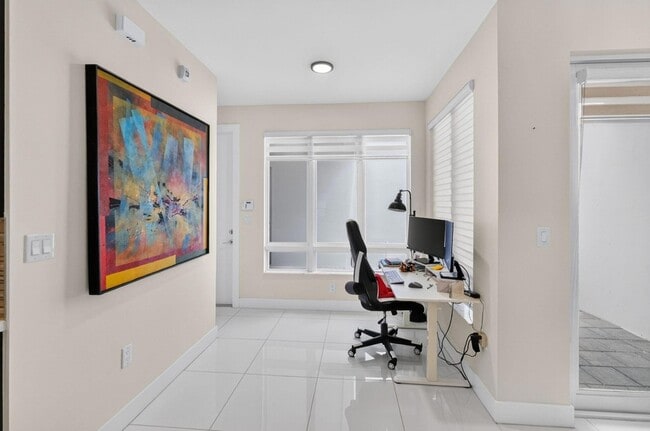 Building Photo - 6461 NW 103rd Psge