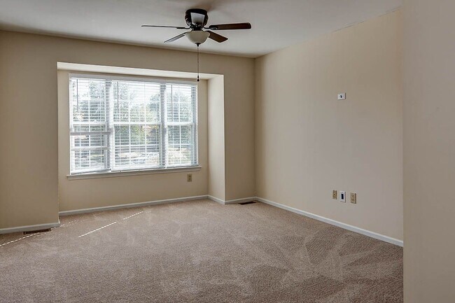 Building Photo - 21 Claver Hill Way