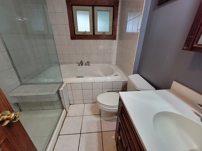 Building Photo - 338 N Pleasant Dr