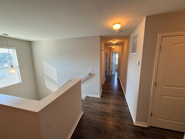 Building Photo - 7157 Sonja Dr