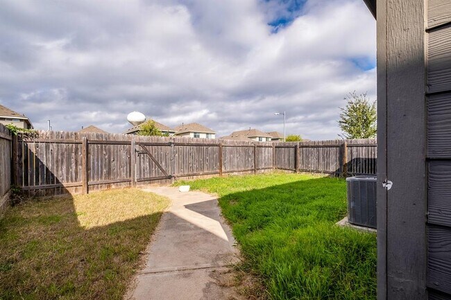 Building Photo - 4614 Esper Ln