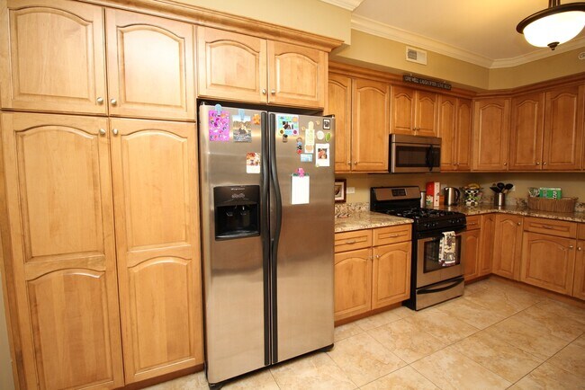 Building Photo - 10765 Clock Tower Dr