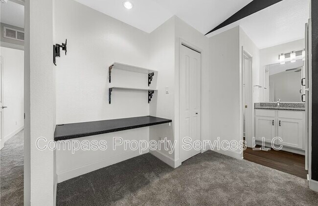 Building Photo - 600 Bagby Ave