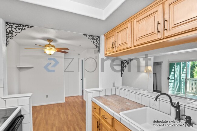 Building Photo - 714 Waterford Pl