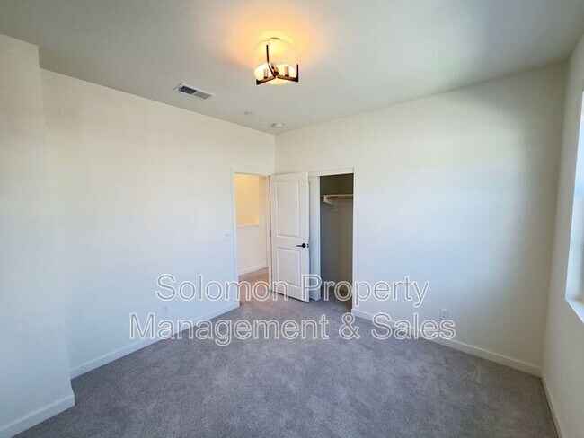 Building Photo - 35245 Orchard Trails