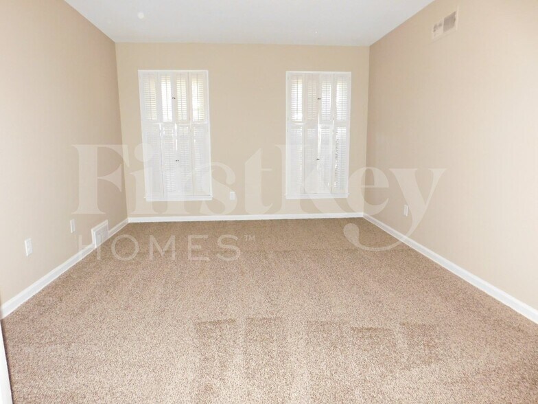 Building Photo - 6135 Haddington Dr