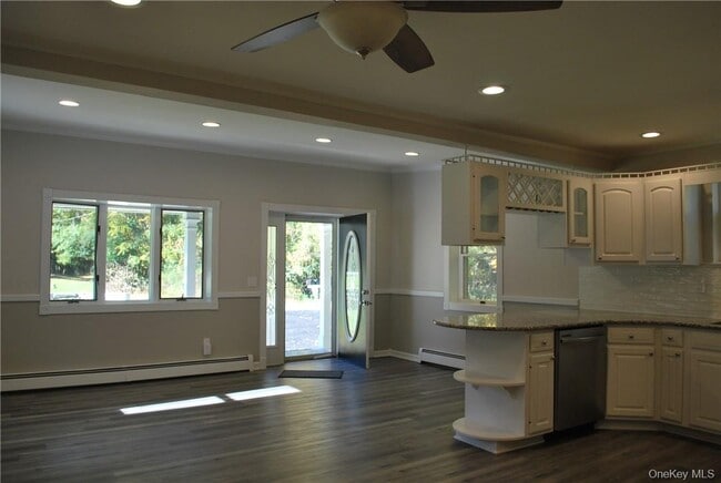 Building Photo - 7 Autumn Trail