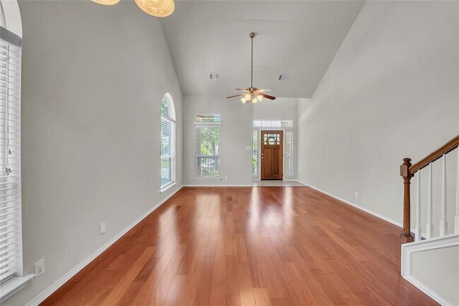 Building Photo - 8609 Rock Pigeon Dr