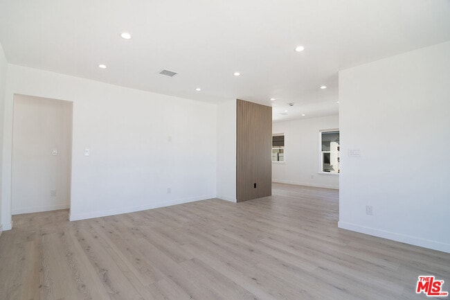 Building Photo - 17638 Welby Way