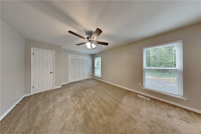 Building Photo - 6627 Windwood Cir