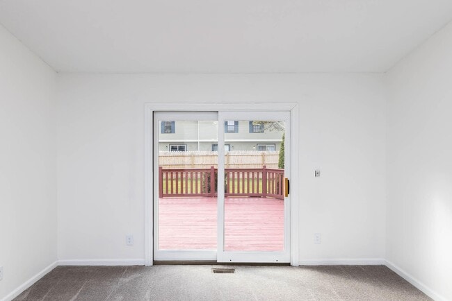 Building Photo - 2423 Sutter Pkwy