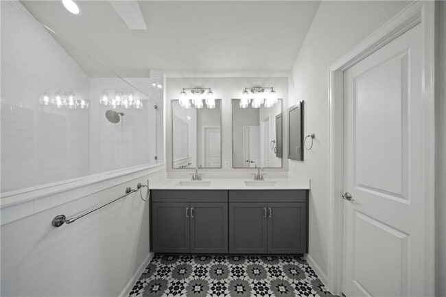 Building Photo - 136 Osceola Dr