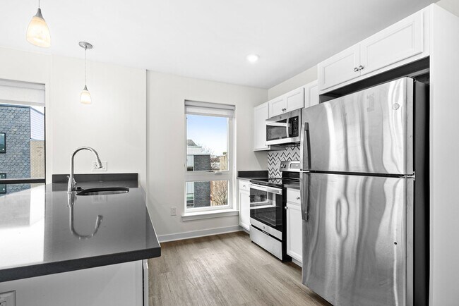 Building Photo - 2451 Frankford Ave