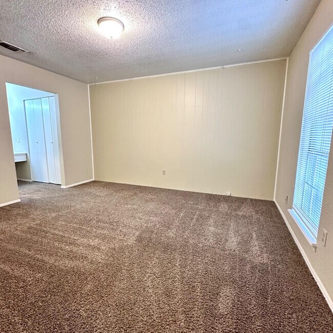 Building Photo - 9107 Boston Ave