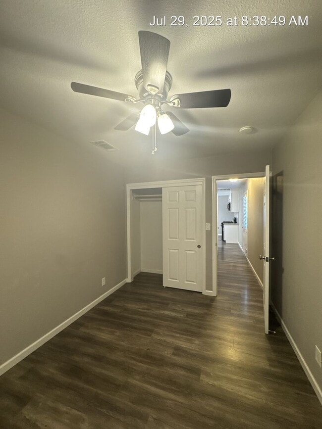 Building Photo - 3744