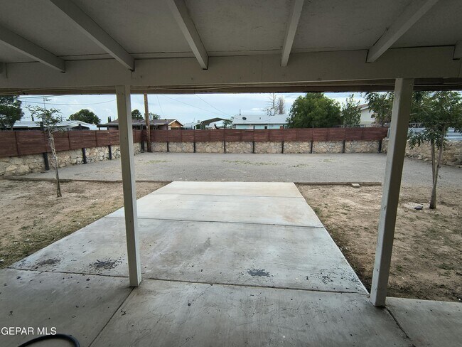 Building Photo - 4918 Guadalupe Dr