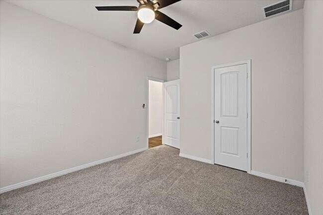 Building Photo - 20221 Heinrich Ln