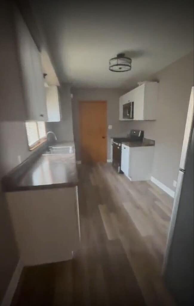 Building Photo - 8902 W Silver Spring Dr