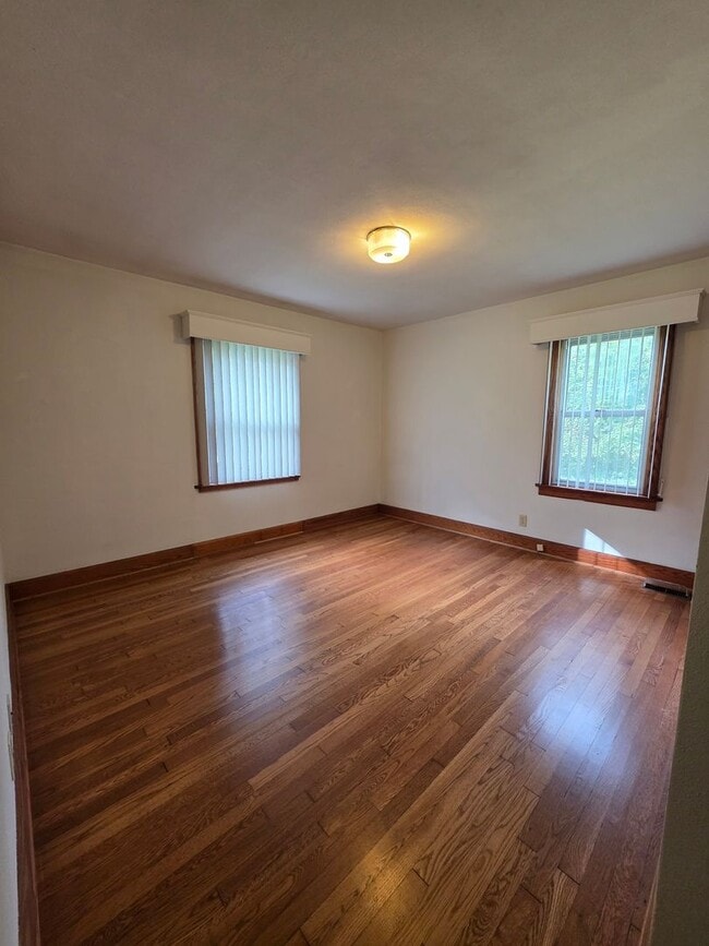 Building Photo - Cute Ranch Ready For New Tenants!