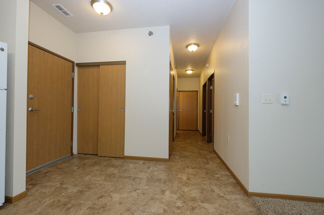 Fargo, ND North Sky Apartments | Entry - North Sky I