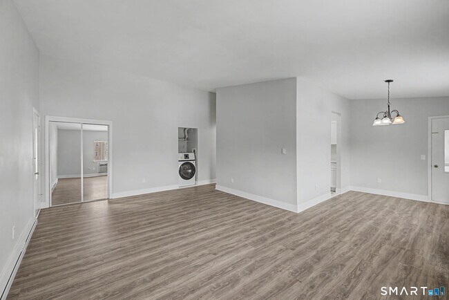 Building Photo - 81 Coalpit Hill Rd